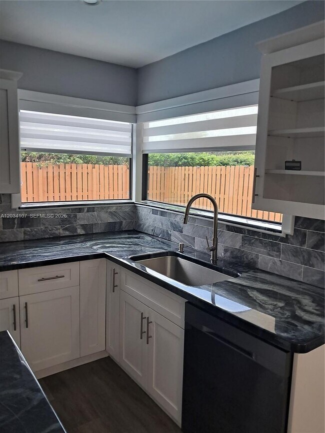 Building Photo - 9645 SW 148th Pl