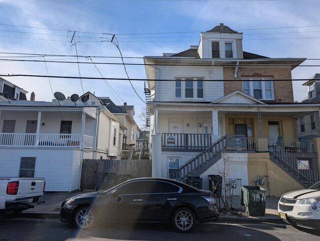 Building Photo - 16 N Iowa Ave