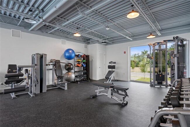Building Photo - 1709 N Tamiami Trl