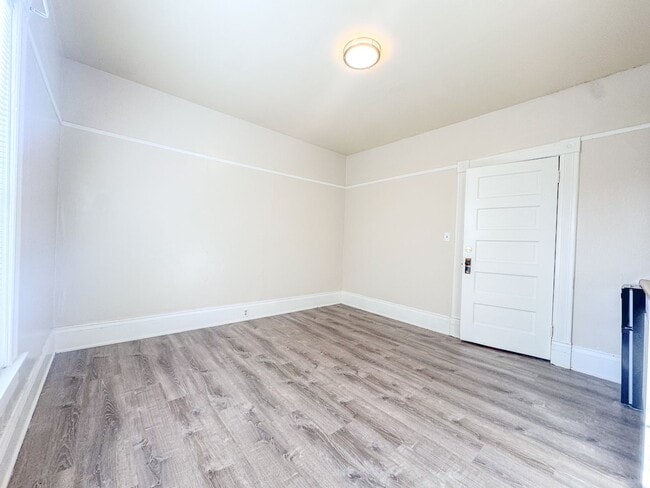 Building Photo - Studio with shared bath