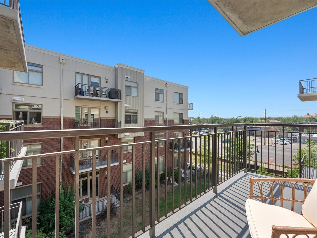 Building Photo - 3301 Arapahoe Ave