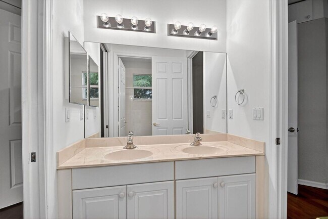 Building Photo - 11582 Windsor Bay Pl