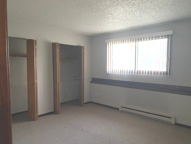 Building Photo - 520 Parkview Ln