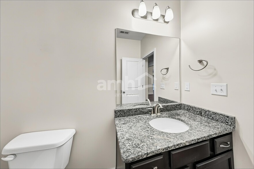 Building Photo - 1337 Weatherbrook Cir