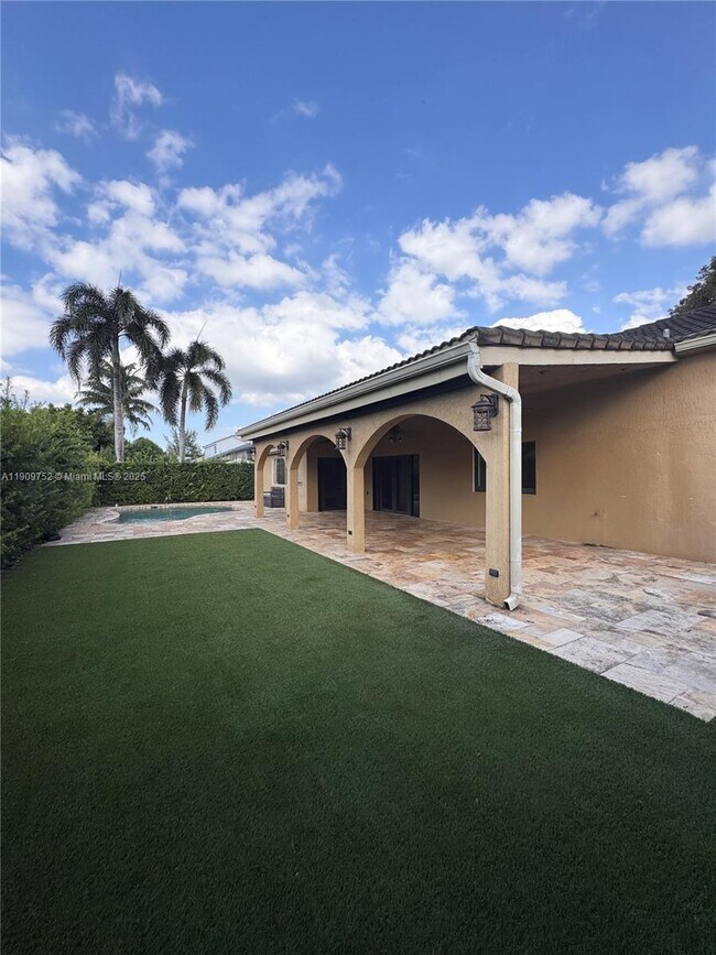 Building Photo - 17910 SW 137th Ct