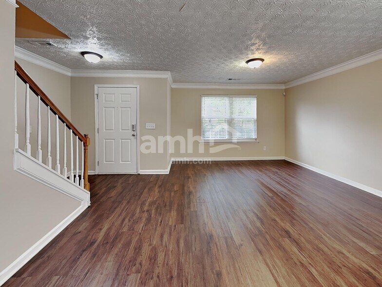 Building Photo - 3215 Deer Valley Dr NW