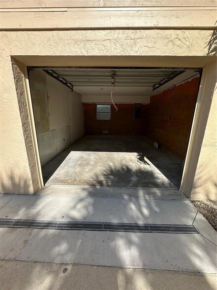 Building Photo - 5053 N Beach Rd