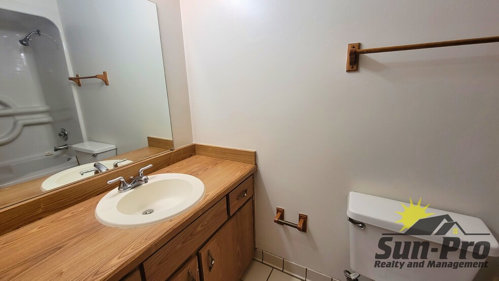 Building Photo - 1668 Spring Garden Ct