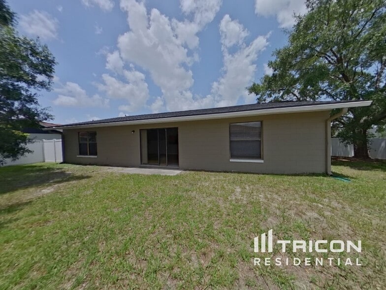 Building Photo - 641 Heraldo Ct