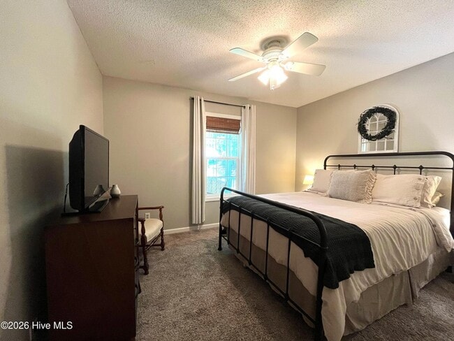 Building Photo - 2400 Longleaf Dr SW