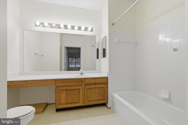 Building Photo - 1640 Fallowfield Ct