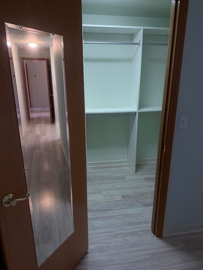 Building Photo - **Half off second month's rent**