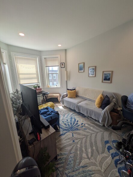 Primary Photo - 119 Jersey St