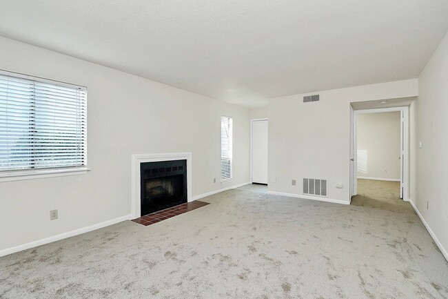 Building Photo - Rent Special on Adorable One Bedroom Condo...