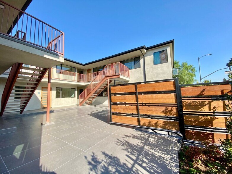 Building Photo - 3207 W 3rd St