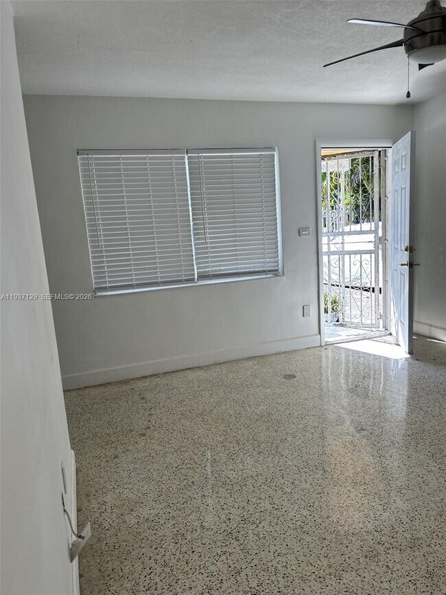 Building Photo - 1023 NW 33rd St