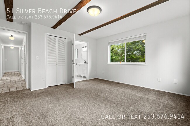 Building Photo - 51 Silver Beach Dr