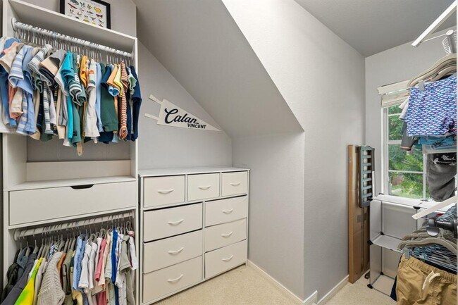 Building Photo - 13720 Shadowlawn Trace