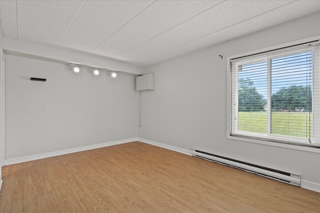Building Photo - 708 Briar Hill Ln