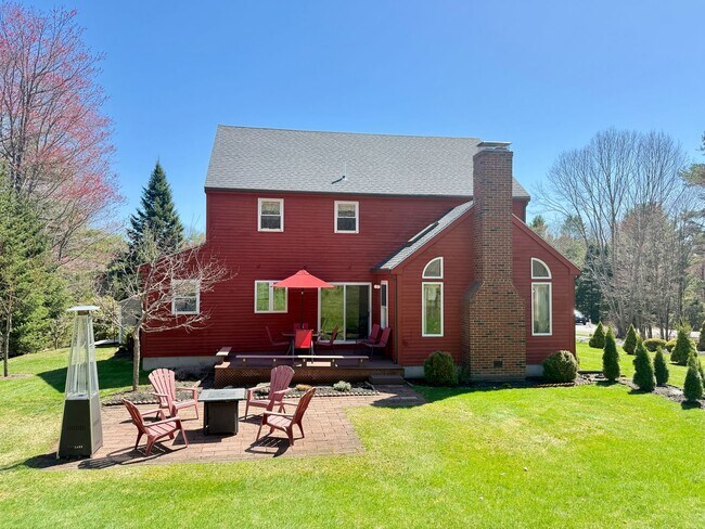 Building Photo - Meticulously Maintained 3BD/2.5BA Home in Quiet Westbrook Neighborhood!