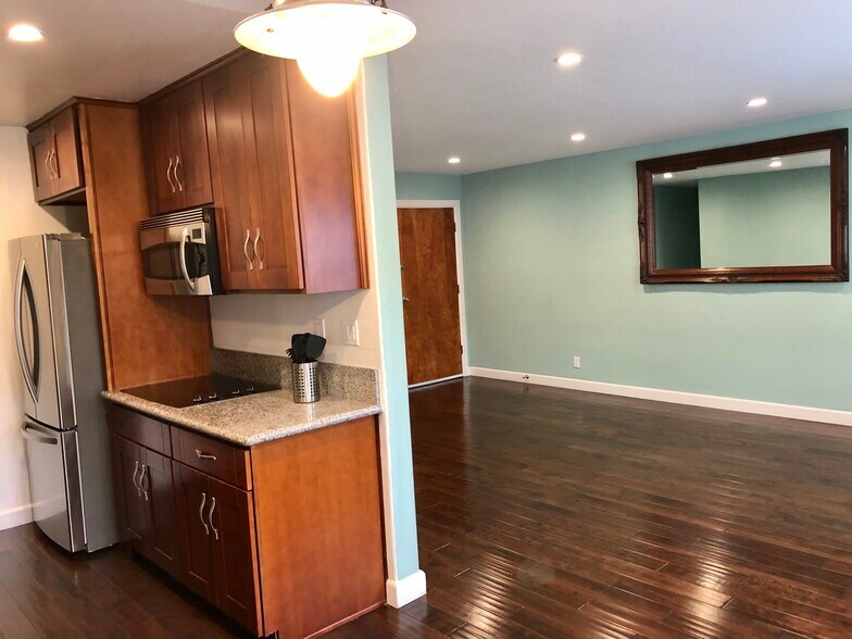 Building Photo - 229 Bicknell Ave