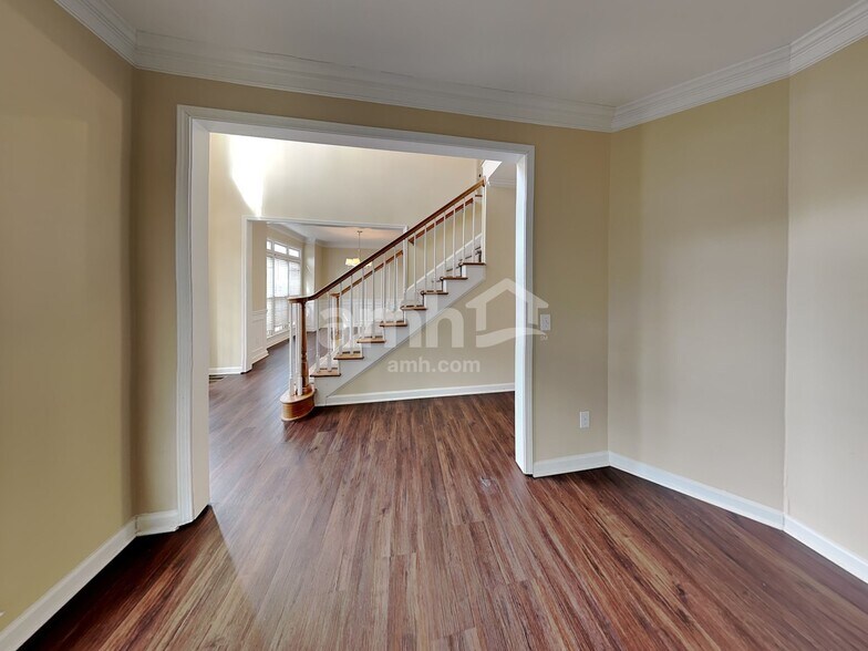 Building Photo - 6261 Sharpsburg Ct NW