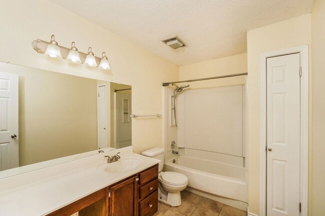 Building Photo - 10059 Birch Field Dr