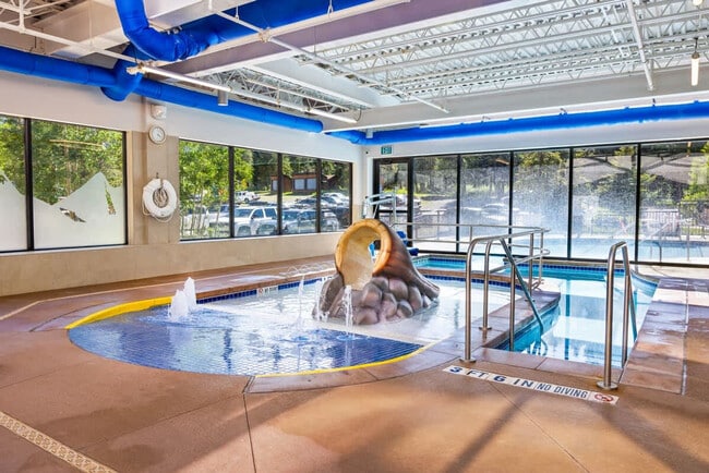 Building Photo - 535 South Park Avenue