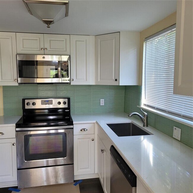 Building Photo - 2710 2nd Ave N