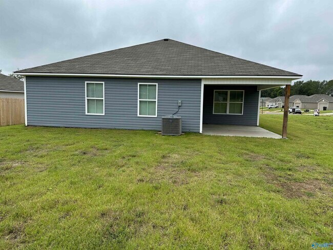 Building Photo - 205 Six Pence Ct