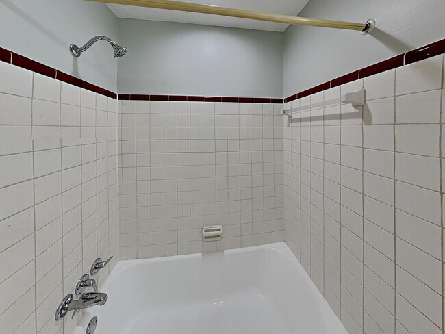 Building Photo - Updated 3 Bed, 2 Bath Home with Fenced Yard & Sunroom in Jacksonville, FL