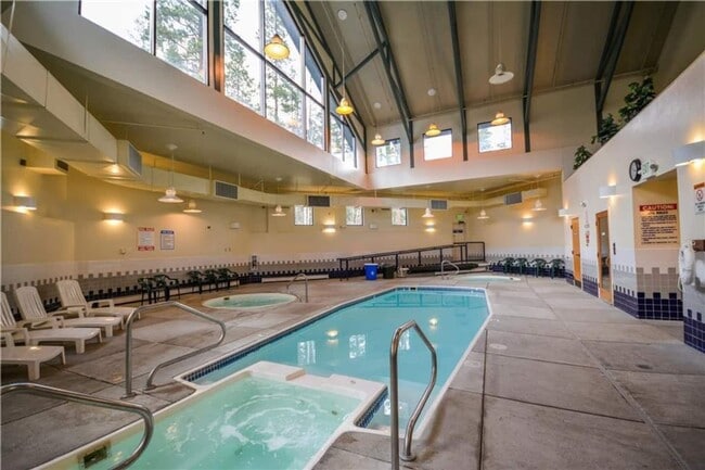 Building Photo - Large 2 BR + Loft in Wildernest (Sleeps li...