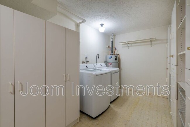 Building Photo - 444 S Los Robles Ave