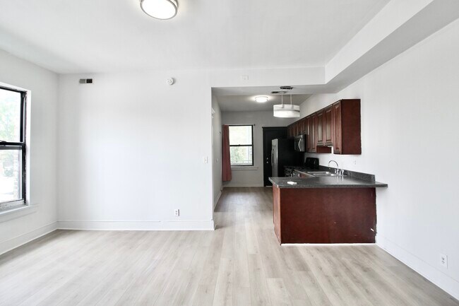 Building Photo - 3720 S Indiana Ave