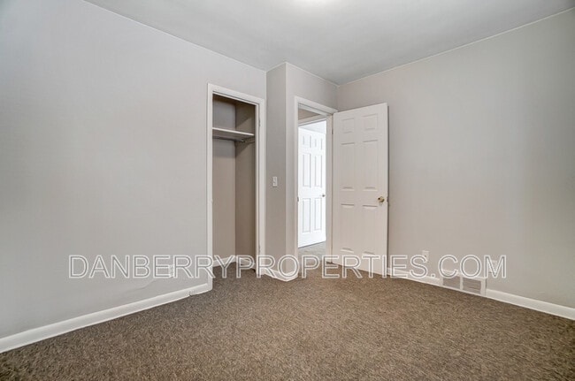 Building Photo - 1115 Secor Rd