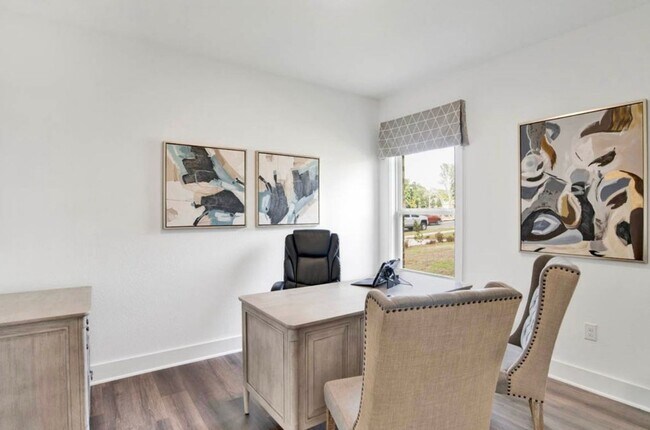 Building Photo - Charming 4BR House in a Calm and friendly ...