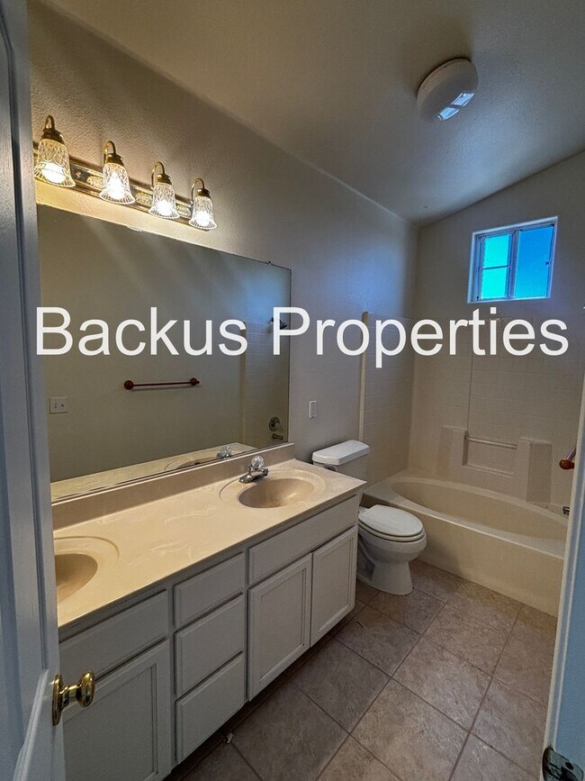 Building Photo - Wonderful two bedroom home close to Constitution shopping center