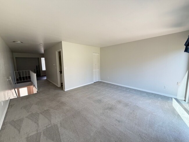 Building Photo - Convenient 2 Bedroom Condo in Bennett Valley