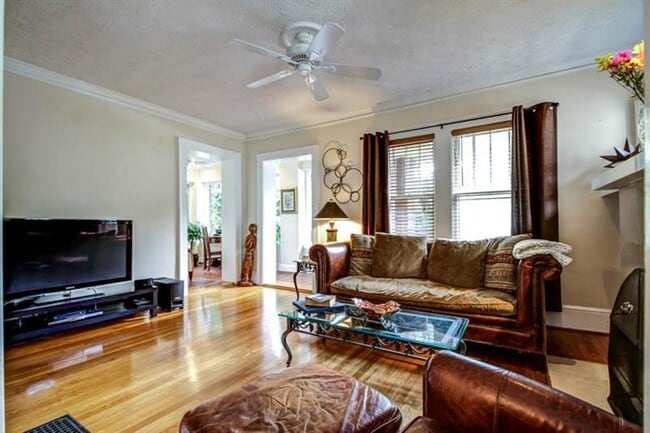 Building Photo - 162 Peachtree Hills Ave NE