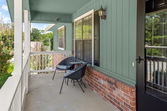 Building Photo - 14 Harrington Ln