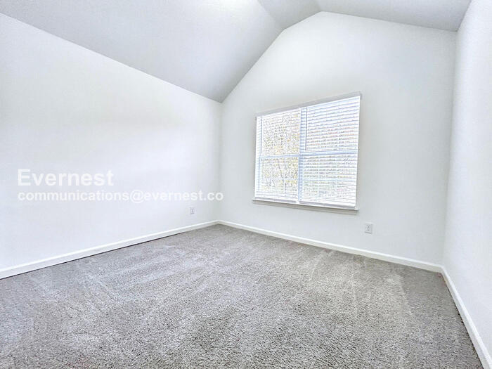 Building Photo - 3136 Lower Creek Dr