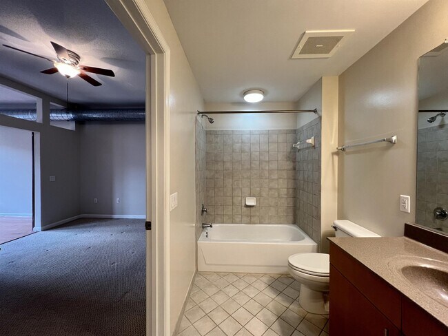 Building Photo - 1390 Kenyon St NW