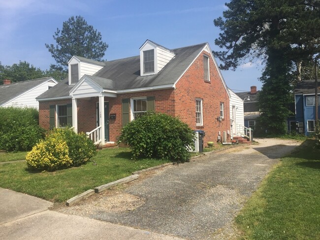Building Photo - Ready for new tenants June 2025! Downtown ...