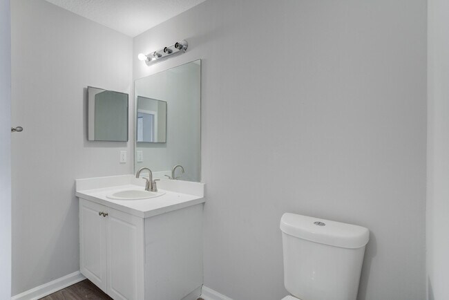 Building Photo - 9240 Roan Ln