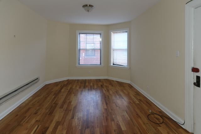 Building Photo - 4329 N Wolcott Ave