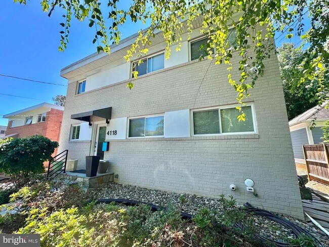 Building Photo - 4118 18th Rd N
