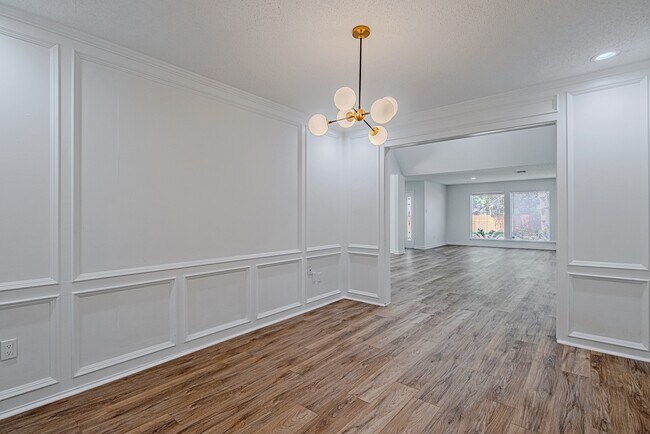 Building Photo - 3406 Forest Village Dr