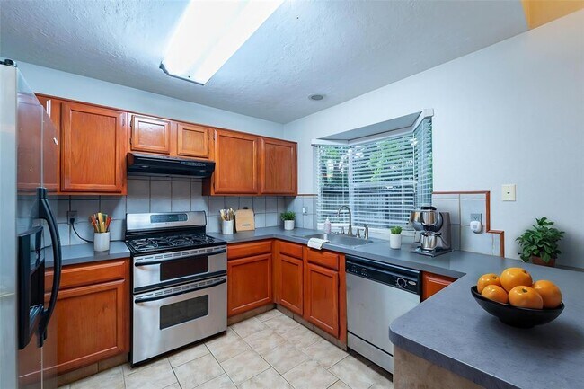 Building Photo - 16106 Golden Sands Dr