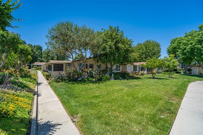Building Photo - 2 Bedroom Home in Friendly Valley in 55+ C...