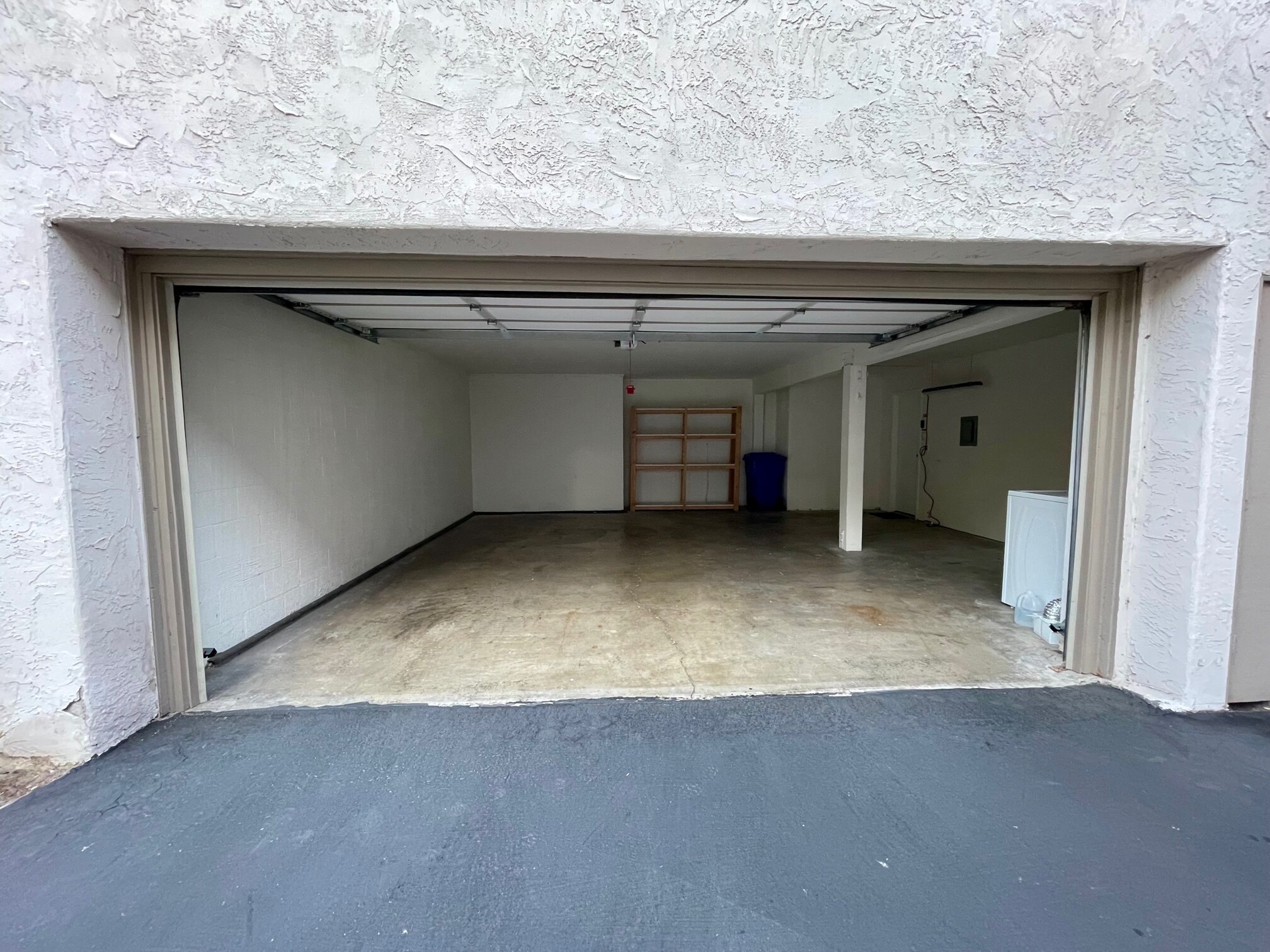 Building Photo - 8444 Via Sonoma